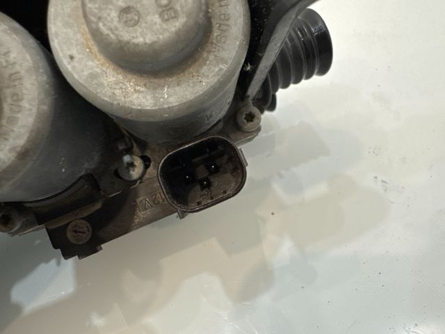 bontott BMW X6 Fűtéscsap