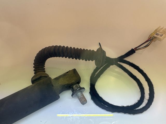 bontott BMW X6 Gázrugós Kitámasztó Teleszkóp Csomagtérajtó Jobb