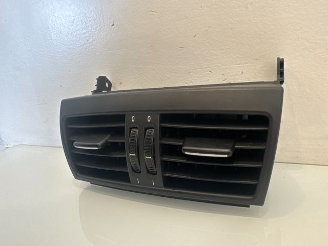 bontott BMW X6 Hátsó középső Szellőző