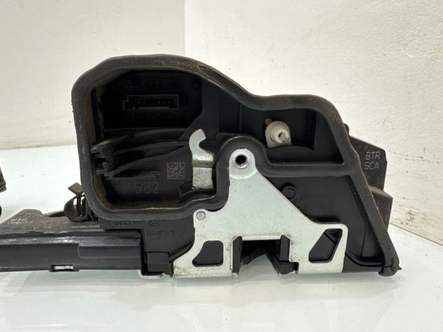 bontott BMW X6 Jobb első Ajtózár