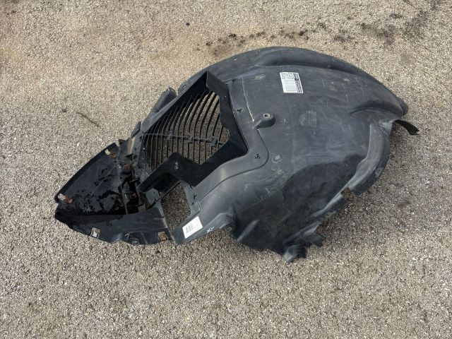 bontott BMW X6 Jobb első Első Dobbetét (Kerékjárati, Műanyag)