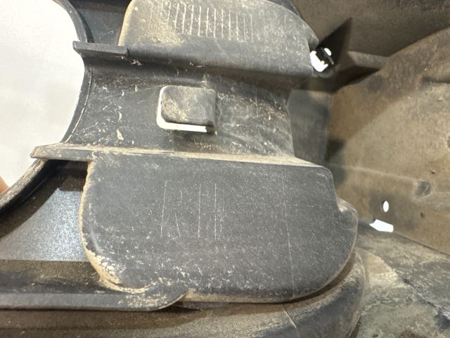 bontott BMW X6 Jobb Fényszóró Tartó