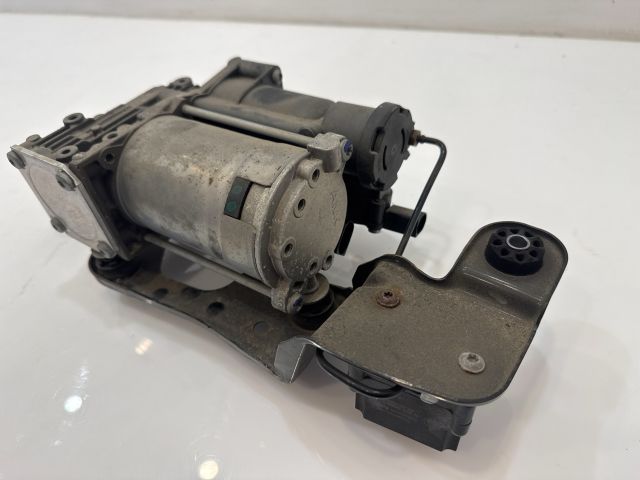 bontott BMW X6 Szintszabályzó Kompresszor