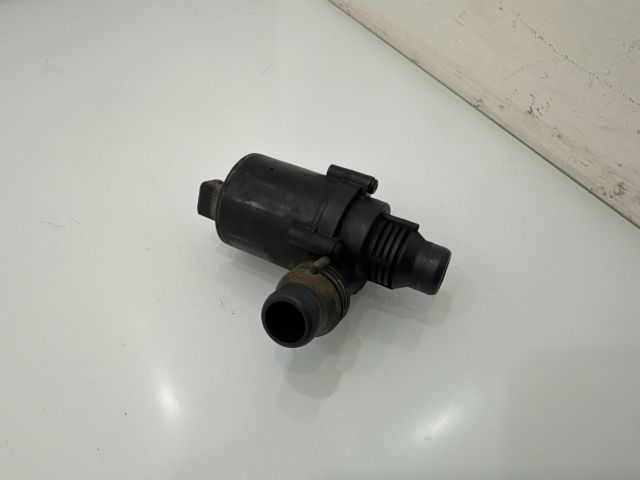 bontott BMW X6 Kiegészítő Vízszivattyú