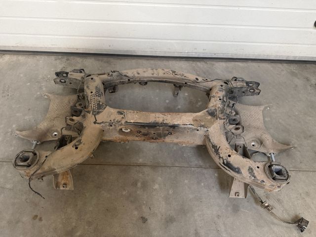 bontott BMW X6 Hátsó Bölcső