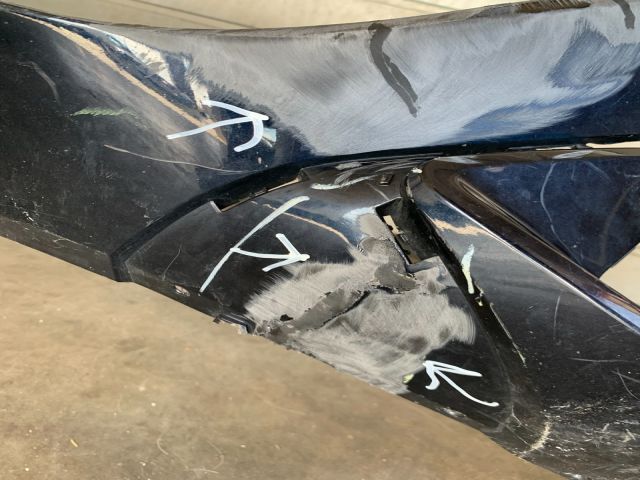 bontott BMW X7 Első Lökhárító (Üresen)