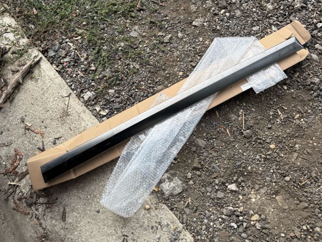 bontott BMW X7 Jobb hátsó Ajtó Díszléc