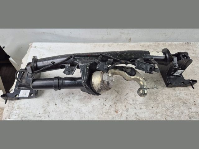 bontott BMW X7 Vonóhorog