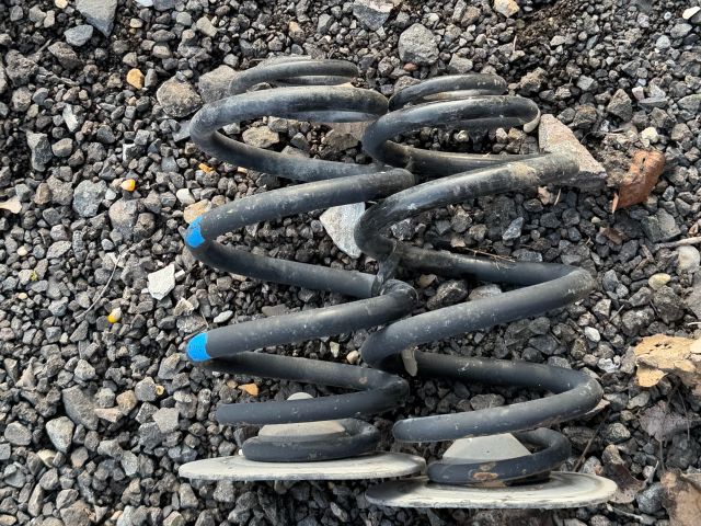 bontott BMW Z4 Hátsó Rugó Pár