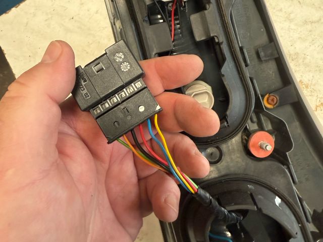 bontott BMW Z4 Bal Hátsó Lámpa