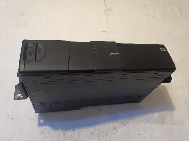 bontott BMW Z4 CD / DVD Tár