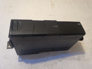 bontott BMW Z4 CD / DVD Tár