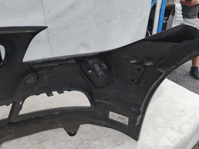 bontott BMW Z4 Első Lökhárító (Részeivel)