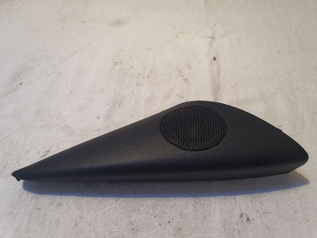 bontott BMW Z4 Jobb A Oszlop Hangszóró Burkolat
