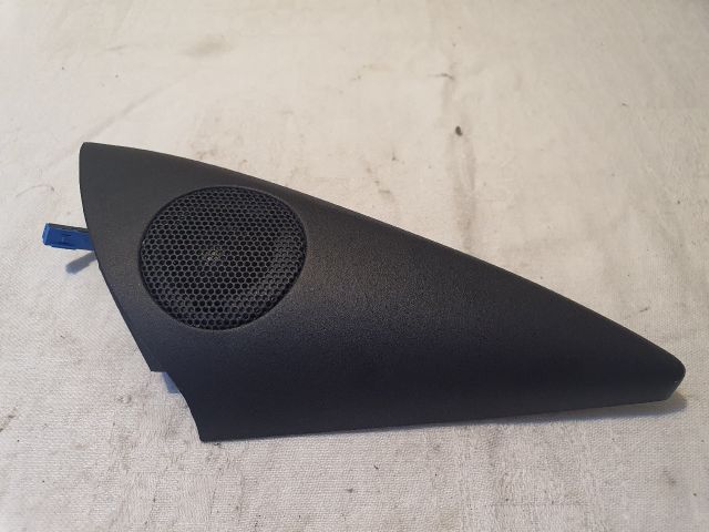 bontott BMW Z4 Jobb A Oszlop Hangszóró Burkolat