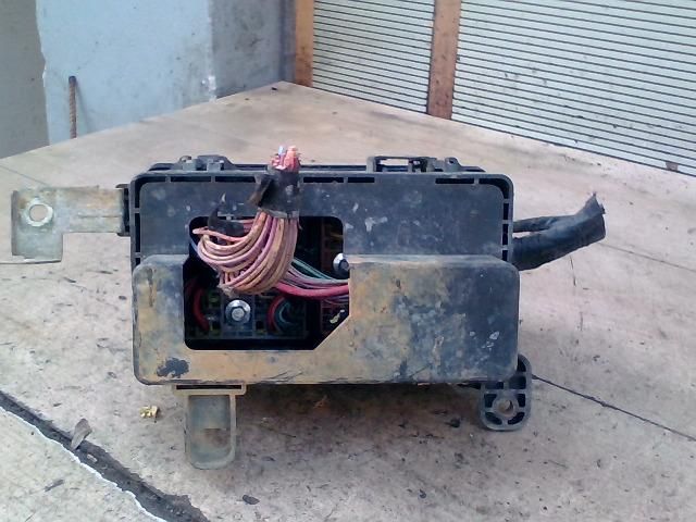 bontott CHEVROLET AVEO Biztosítéktábla Motortér