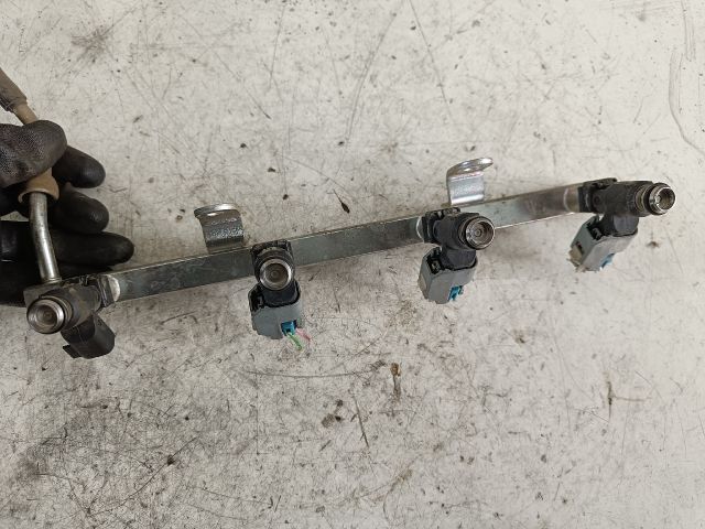 bontott CHEVROLET AVEO Porlasztó Sor / Híd