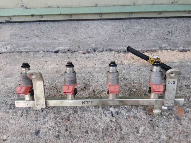 bontott CHEVROLET AVEO Porlasztó Sor / Híd