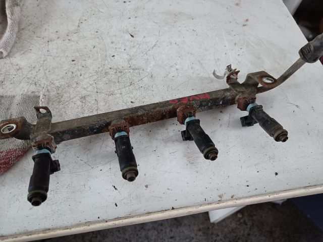 bontott CHEVROLET AVEO Porlasztó Sor / Híd