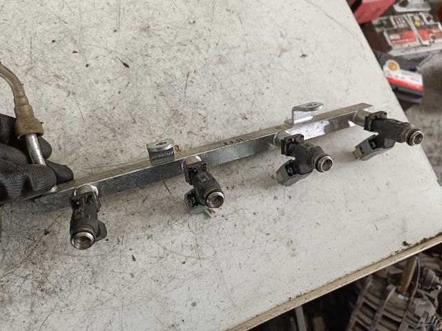 bontott CHEVROLET AVEO Porlasztó Sor / Híd