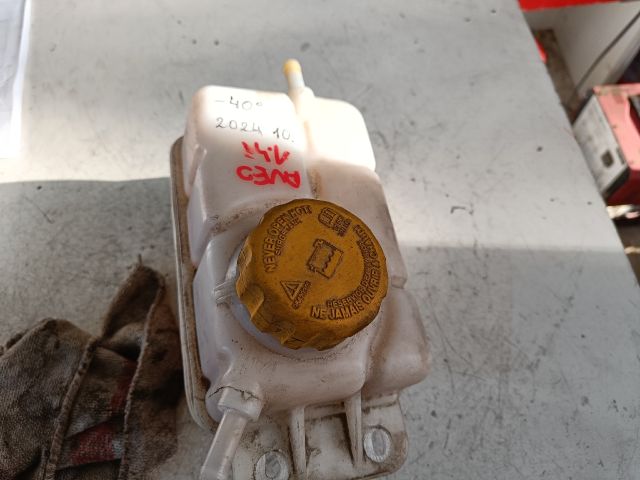 bontott CHEVROLET AVEO Kiegyenlítő Tartály