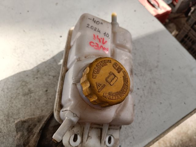 bontott CHEVROLET AVEO Kiegyenlítő Tartály