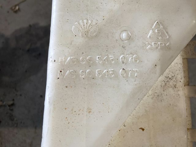 bontott CHEVROLET AVEO Ablakmosó Tartály