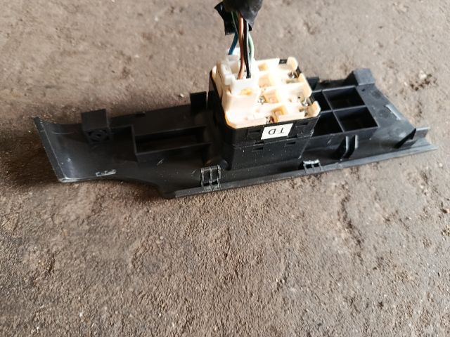 bontott CHEVROLET AVEO Bal első Ablakemelő Kapcsoló