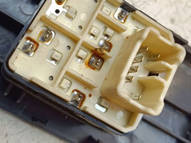 bontott CHEVROLET AVEO Bal első Ablakemelő Kapcsoló