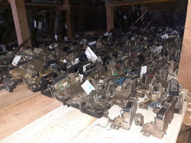 bontott CHEVROLET AVEO Bal hátsó Ajtózár