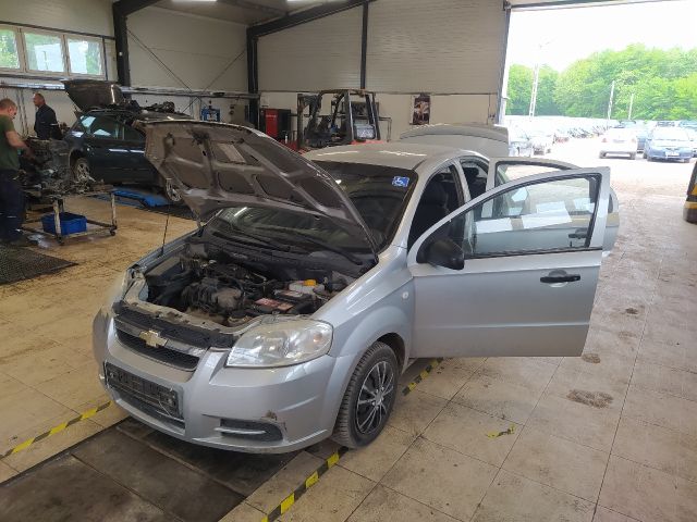 bontott CHEVROLET AVEO Csomagtérajtó Díszléc