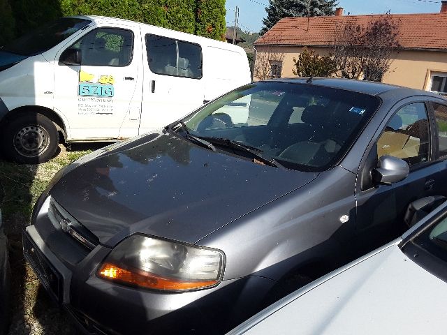 bontott CHEVROLET AVEO Csomagtérajtó (Részeivel)