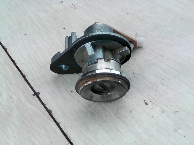 bontott CHEVROLET AVEO Csomagtérajtó Zárbetét