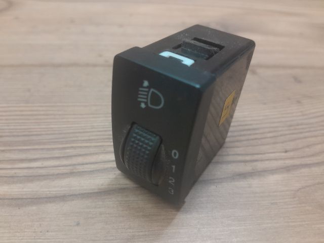 bontott CHEVROLET AVEO Fényszórómagasság Állító Kapcsoló