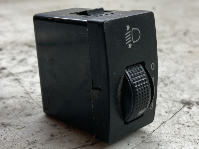 bontott CHEVROLET AVEO Fényszórómagasság Állító Kapcsoló