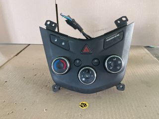 bontott CHEVROLET AVEO Középkonzol Vezérlő Panel