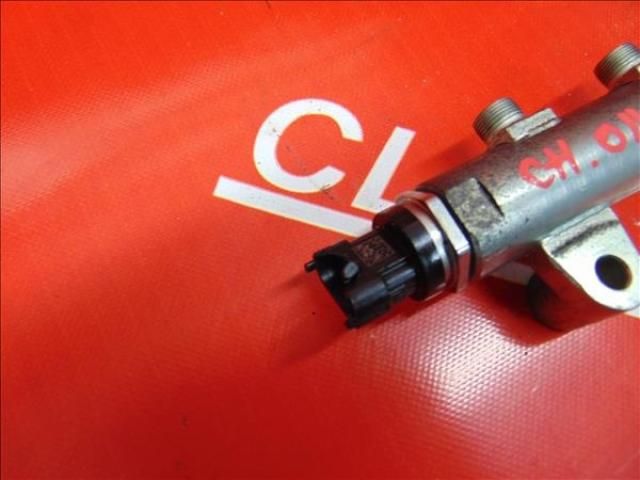 bontott CHEVROLET CAPTIVA Porlasztó Sor / Híd