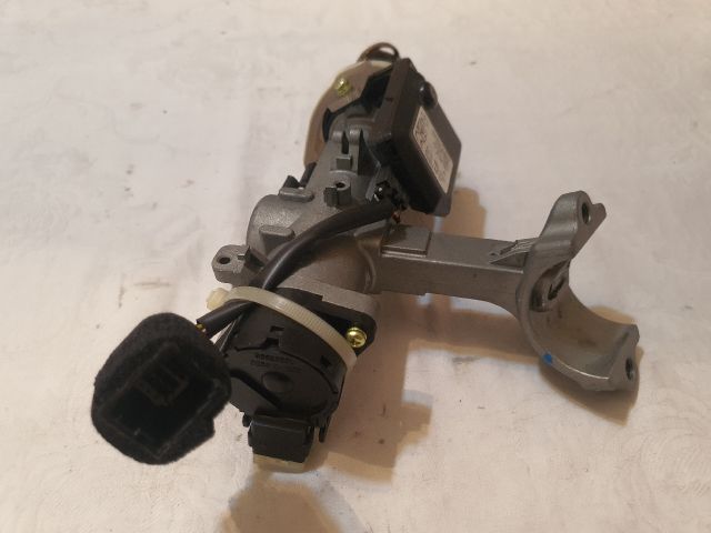 bontott CHEVROLET CAPTIVA Gyújtáskapcsoló Házzal