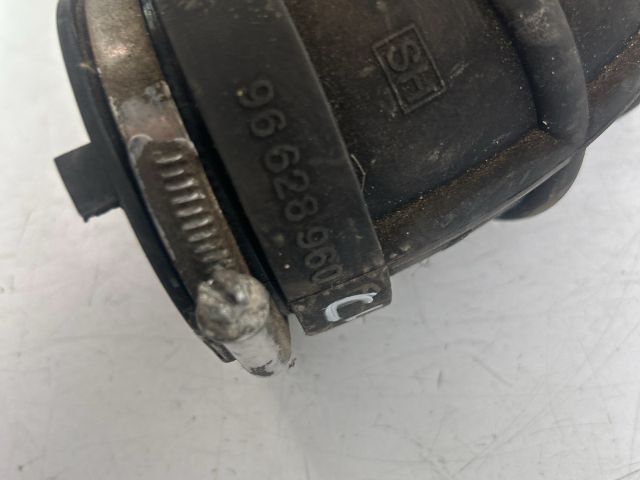 bontott CHEVROLET CAPTIVA Légbeömlő Cső