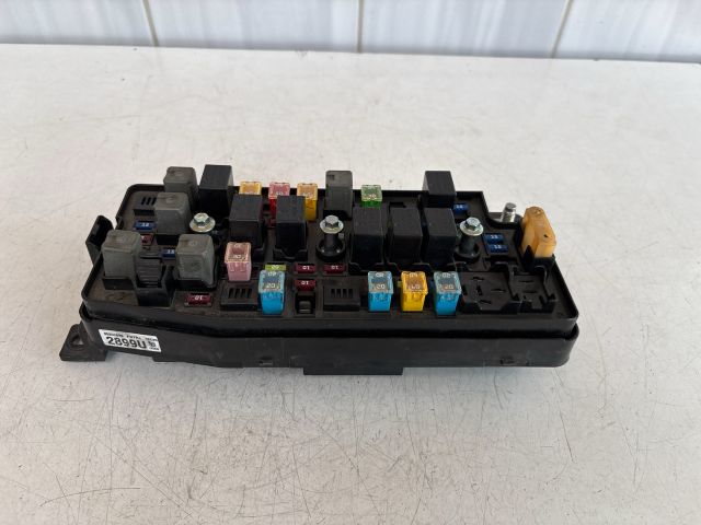 bontott CHEVROLET CAPTIVA Biztosítéktábla Motortér