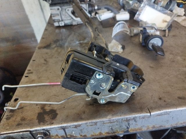 bontott CHEVROLET CAPTIVA Bal első Ajtózár