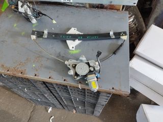 bontott CHEVROLET CAPTIVA Bal hátsó Ablakemelő Szerkezet (Elektromos)