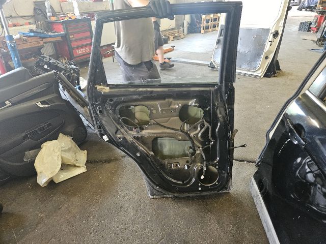 bontott CHEVROLET CAPTIVA Bal hátsó Ajtó (Üres lemez)