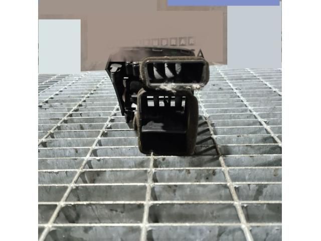 bontott CHEVROLET CAPTIVA Bal Szellőző