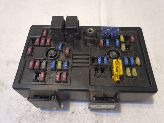 bontott CHEVROLET CAPTIVA Biztosítéktábla Utastér