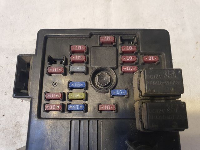 bontott CHEVROLET CAPTIVA Biztosítéktábla Utastér