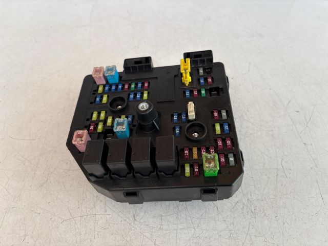 bontott CHEVROLET CAPTIVA Biztosítéktábla Utastér