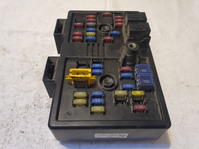 bontott CHEVROLET CAPTIVA Biztosítéktábla Utastér