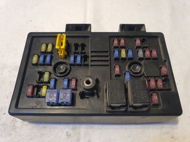 bontott CHEVROLET CAPTIVA Biztosítéktábla Utastér