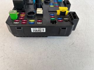 bontott CHEVROLET CAPTIVA Biztosítéktábla Utastér